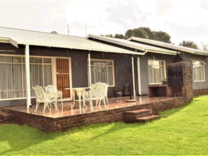 4 Bedroom House in Trompsburg