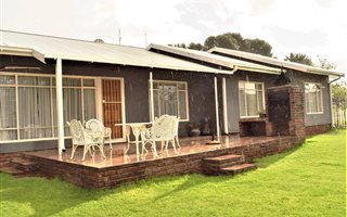 4 Bedroom House in Trompsburg
