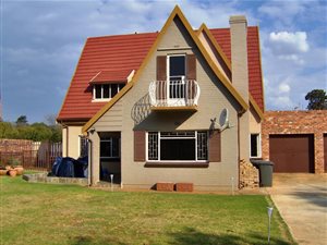 4 Bed House in Oberholzer