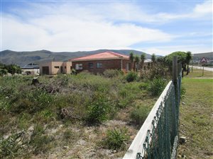 760 m² Land available in Sandbaai