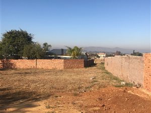 1105 m² Land available in Melodie