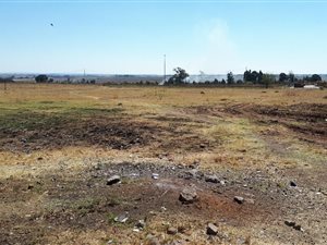 1950 m² Land available in Labore