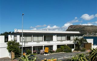5 Bedroom House in Kalk Bay