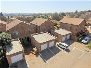 2 Bed Townhouse in Hennopspark