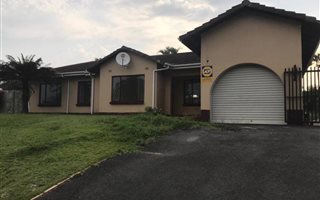 4 Bedroom House in Veld En Vlei