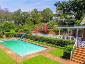 6 Bed House in Blackridge