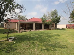 308 ha Farm in Charl Cilliers