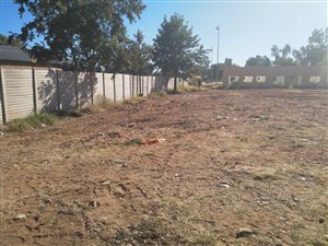 2700 m² Land available in Diamant Park