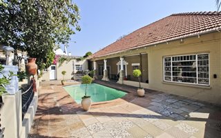 7 Bedroom House in Observatory