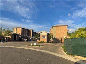 2 Bed Flat in Rooihuiskraal