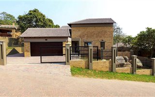 3 Bedroom House in Sonheuwel