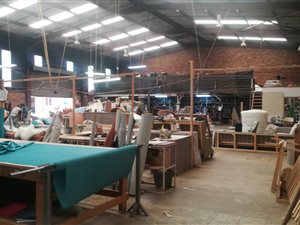 1610 m² Industrial space in Stormill