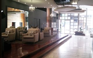 Bachelor apartment in Newtown
