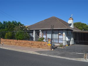 4 Bed House in Plumstead
