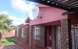 3 Bedroom House in Jouberton