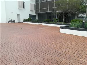 400 m² Commercial space in La Lucia