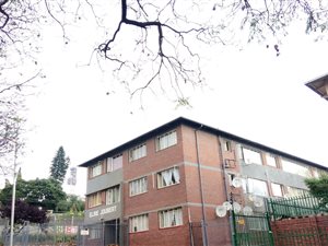 2 Bedroom Flat in Muckleneuk