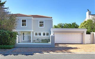 5 Bedroom House in Silvertree Estate