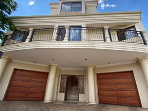 4 Bed House in Waterkloof Ridge