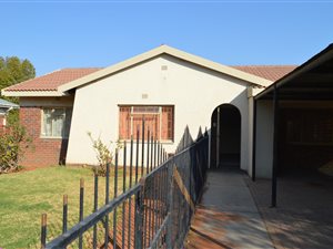3 Bed House in Bellvue