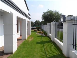 415 m² Commercial space in Middelburg Central