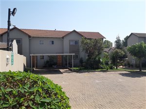 2 Bed Apartment in Fourways