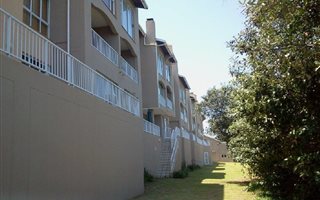 3 Bedroom Apartment in Freeland Park