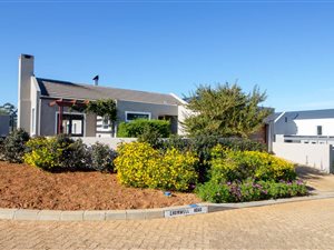 3 Bed House in Kelderhof Country Village