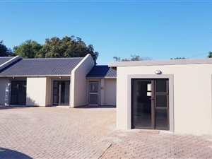 1 Bed Apartment in Doornpoort and surrounds