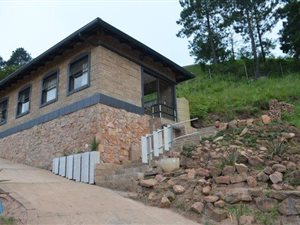 2 Bed Apartment in Gillitts