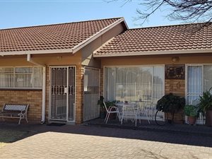 4 Bed House in Elandia