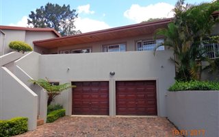 2 Bedroom Duet in Waterkloof Ridge