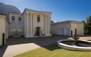 3 Bedroom House in Bishopscourt