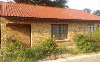 2 Bedroom Townhouse in Modimole (Nylstroom)