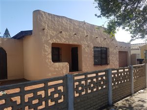 4 Bed House in Surrey Estate