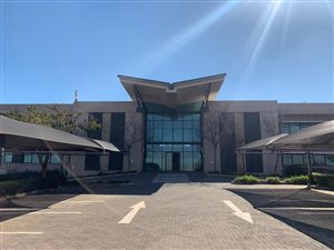 3336 m² Commercial space in Jet Park
