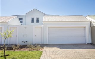 2 Bedroom Townhouse in Erasmus Park