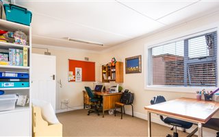 232 m² Office Space in George South