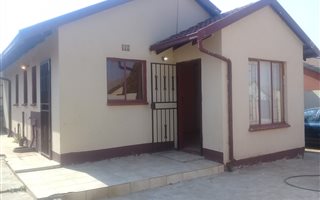 3 Bedroom House in Protea Glen
