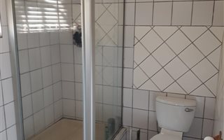 Bachelor apartment in Monument
