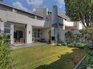 3 Bed Duplex in Victory Park