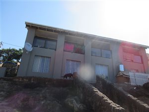 7 Bed House in Hillary