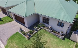 2 Bedroom Townhouse in Oatlands North