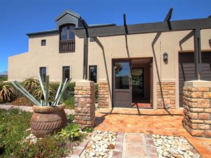 3 Bed House in Atlantic Beach Golf Estate