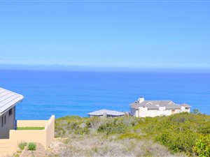 980 m² Land available in Village On Sea