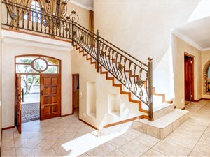 4 Bed House in Cedar Lakes