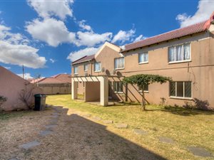 3 Bed Townhouse in Whitney Gardens
