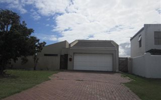 3 Bedroom House in Tableview