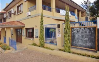 960 m² Commercial space in Penford