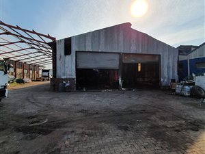 1500 m² Industrial space in Jacobs